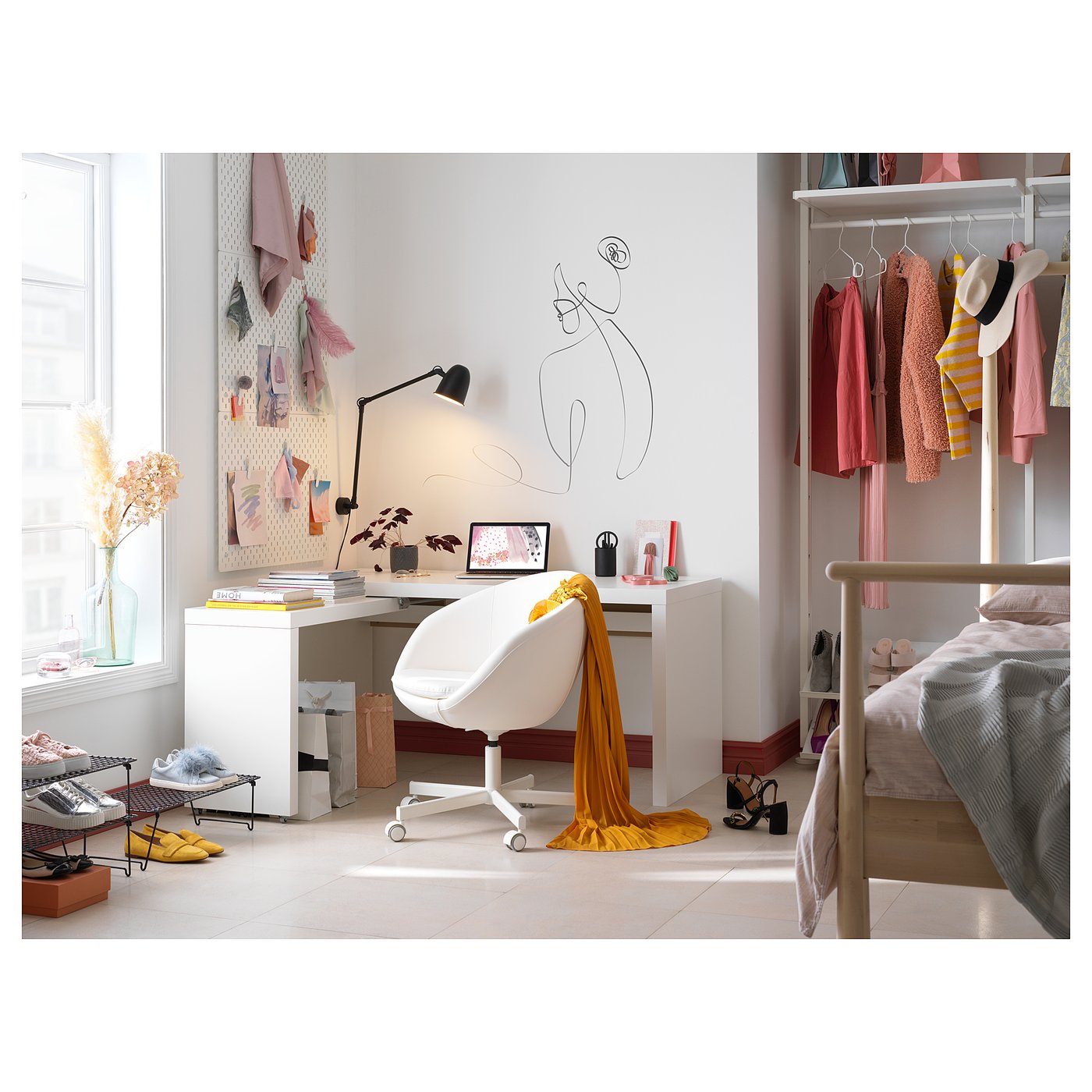 MALM bureau avec tablette coulissante
