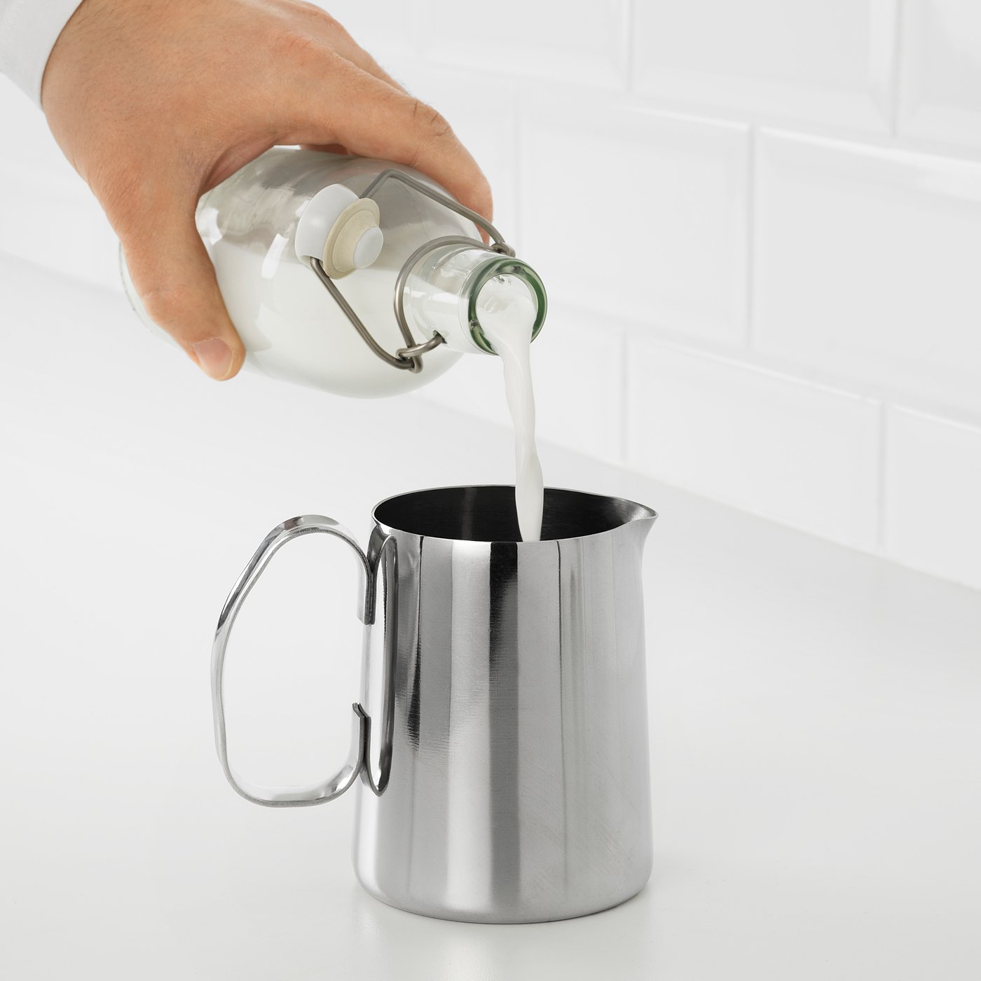 MÅTTLIG pichet à lait