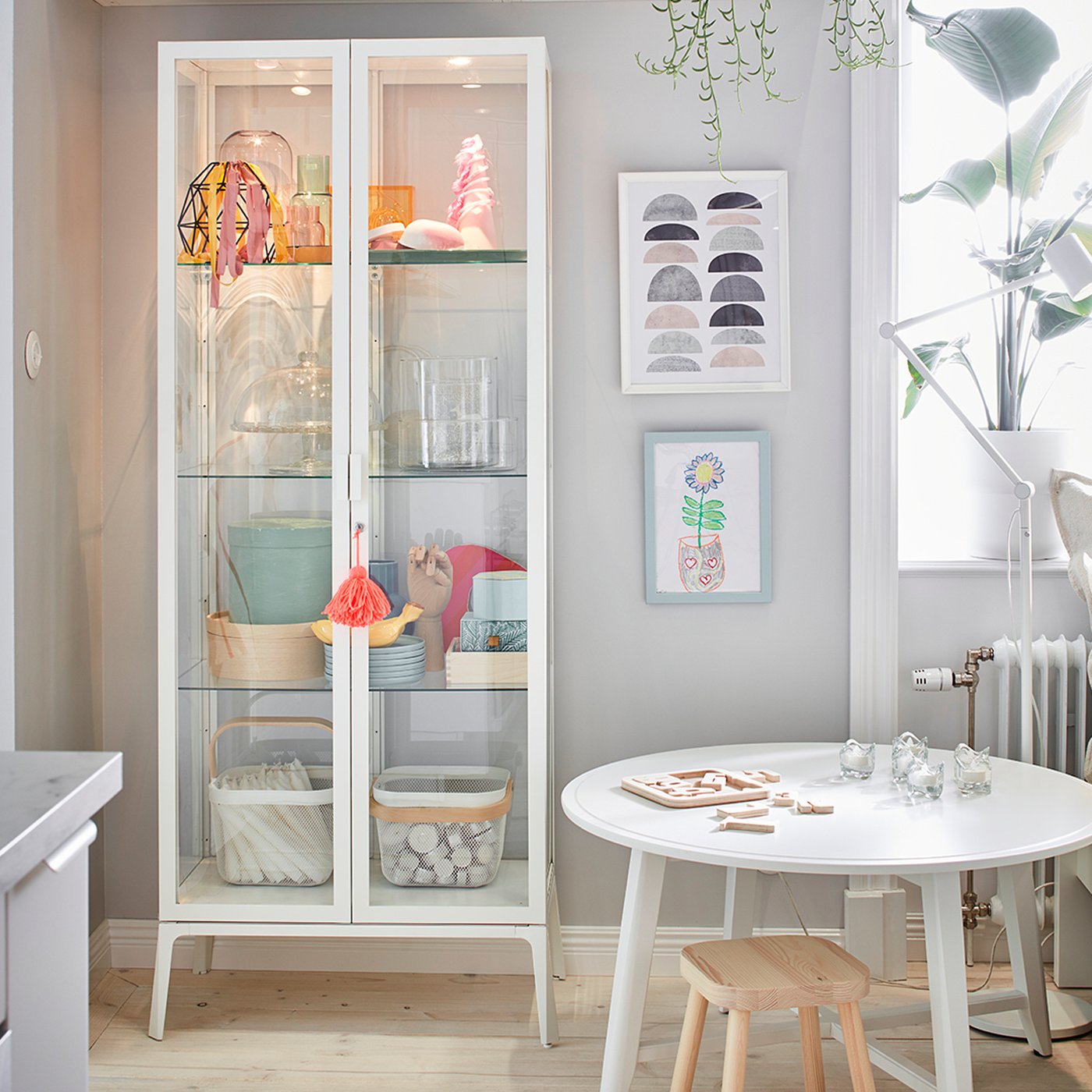 MILSBO vitrine