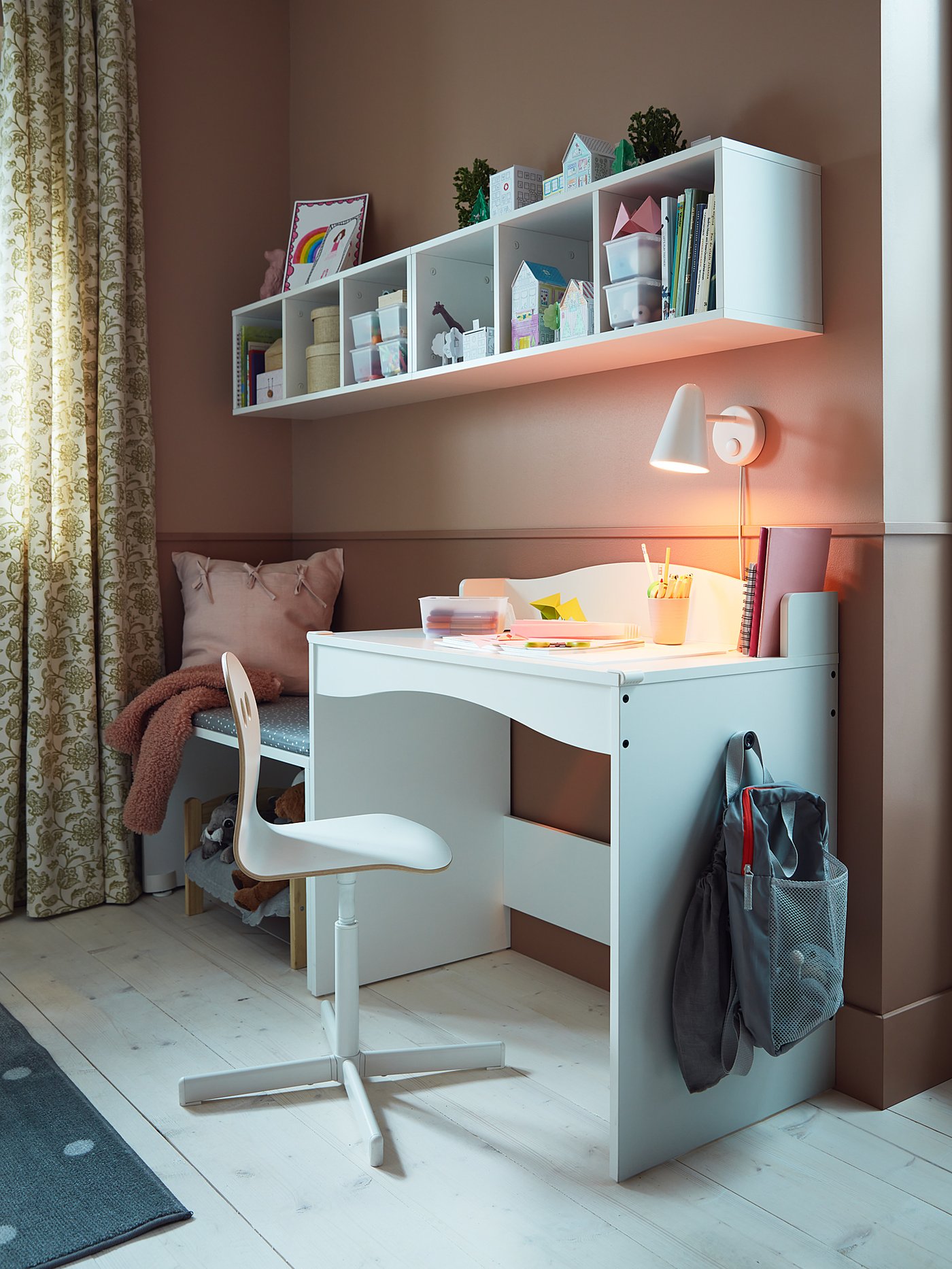 SMÅGÖRA bureau