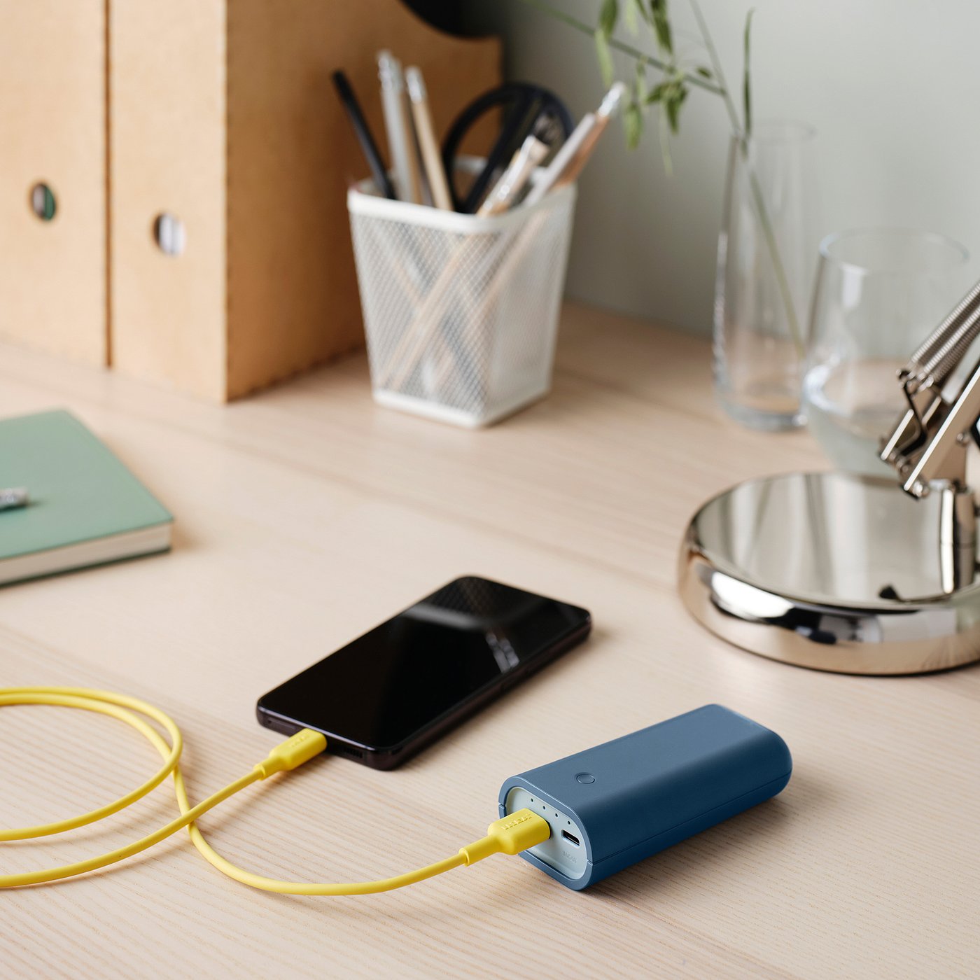 VARMFRONT chargeur mobile universel