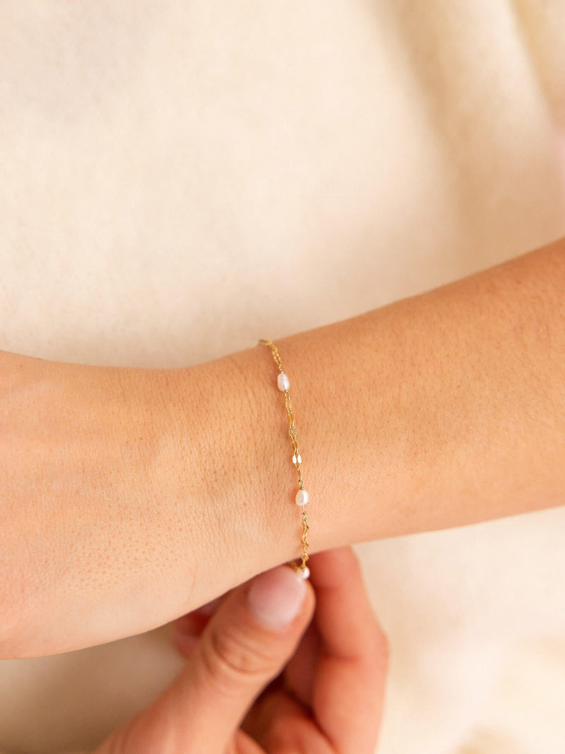 Delicate Pearl Armband