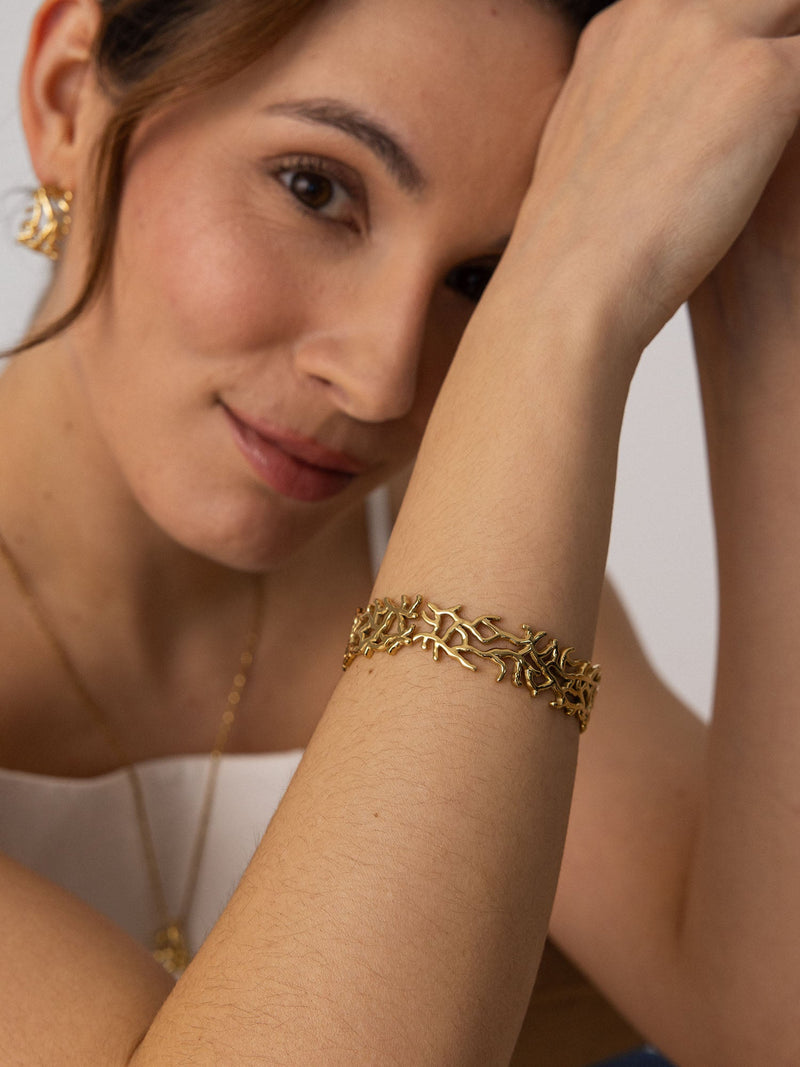 Mahina Club Coral Armcuff