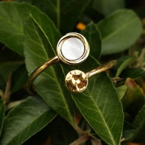 Zendala Ring (Weißes Perlmutt/Gold)
